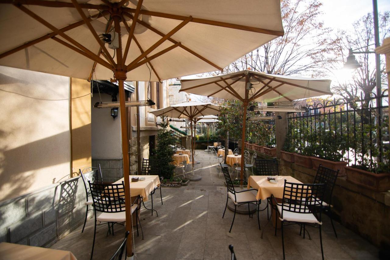 Vila Ebel Hotel Pool & Spa Korce Bagian luar foto