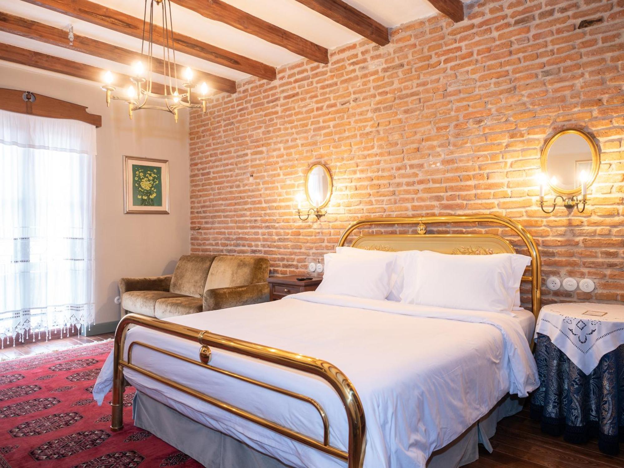 Vila Ebel Hotel Pool & Spa Korce Bagian luar foto