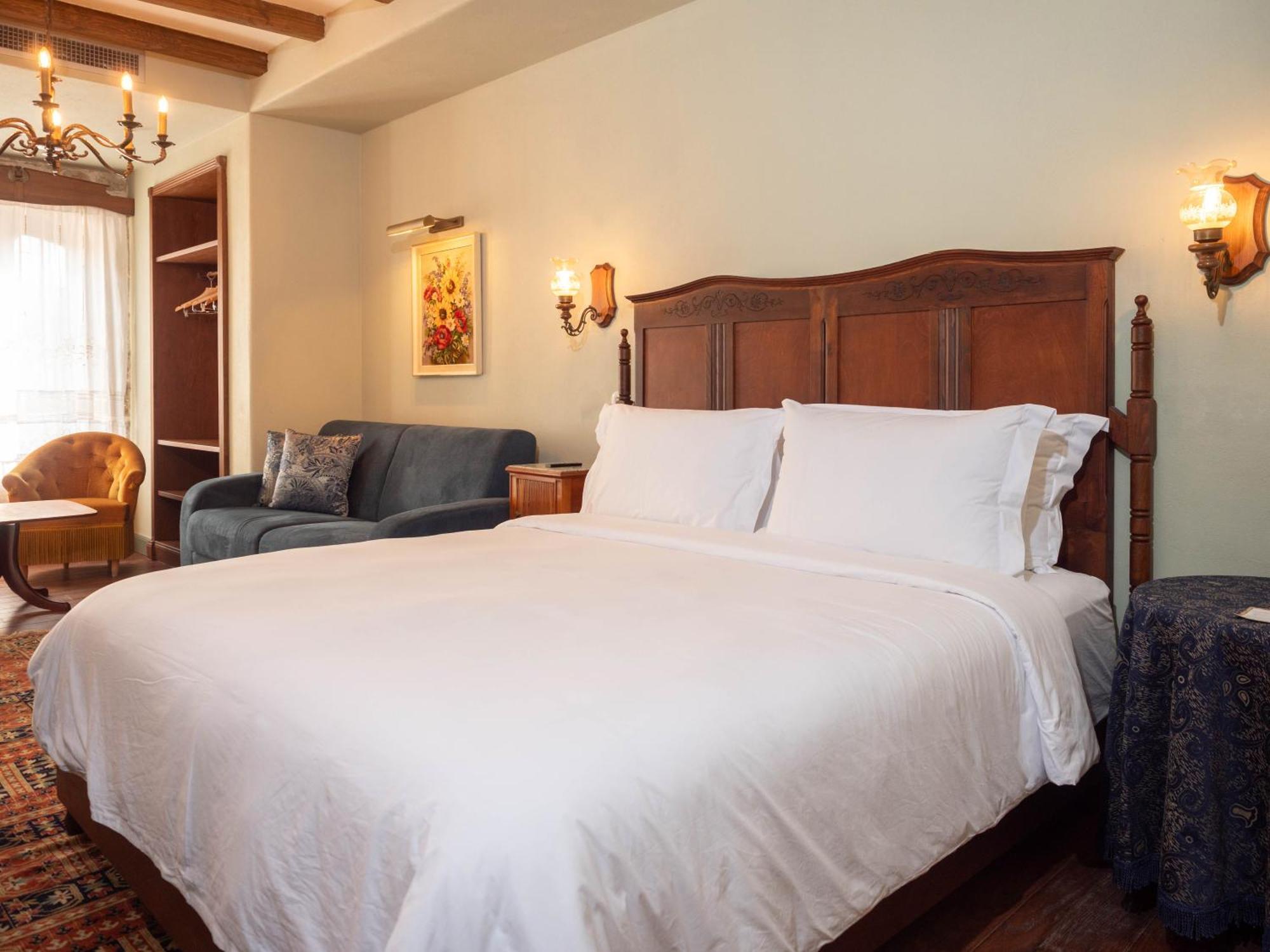 Vila Ebel Hotel Pool & Spa Korce Bagian luar foto