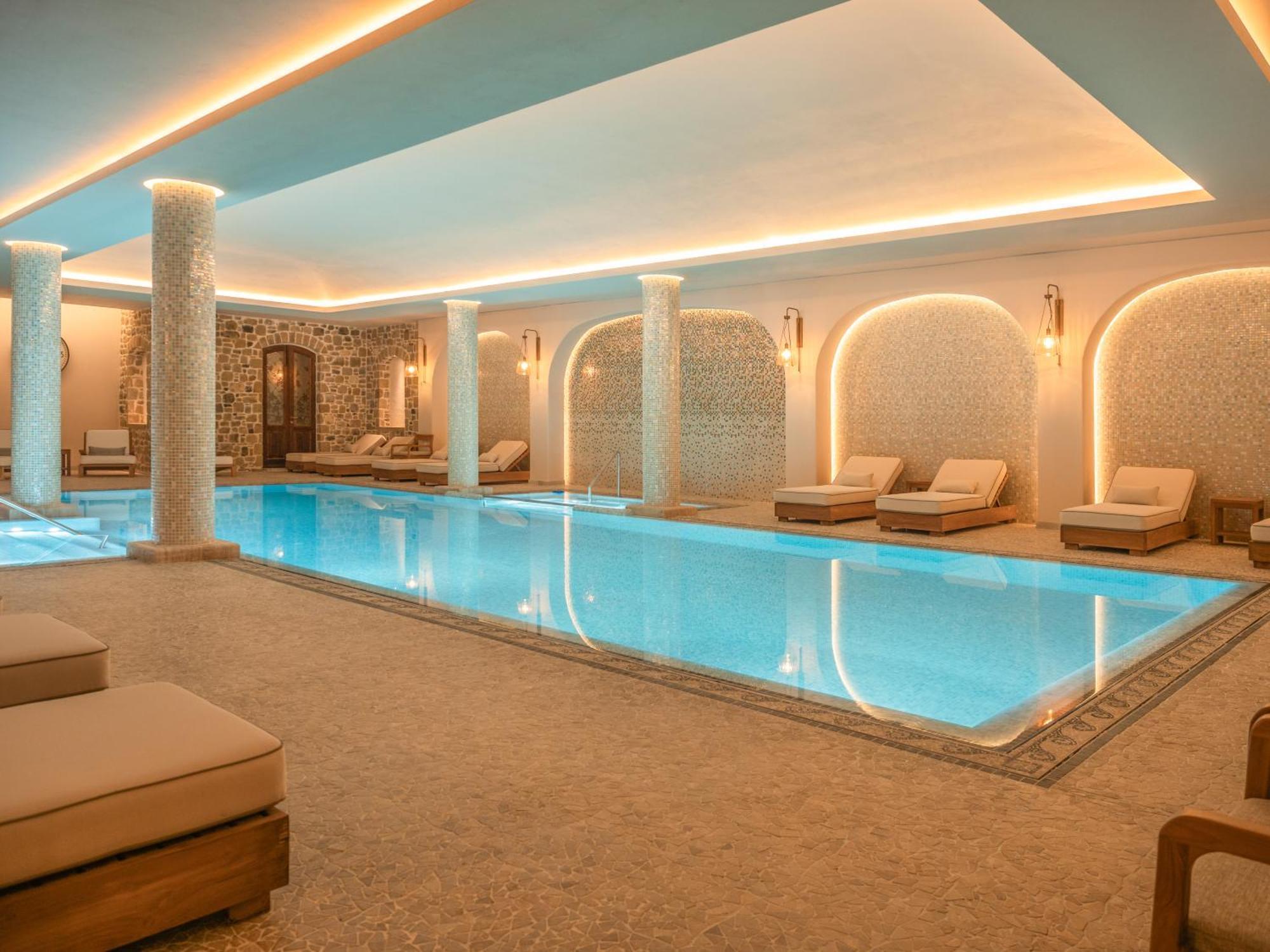 Vila Ebel Hotel Pool & Spa Korce Bagian luar foto