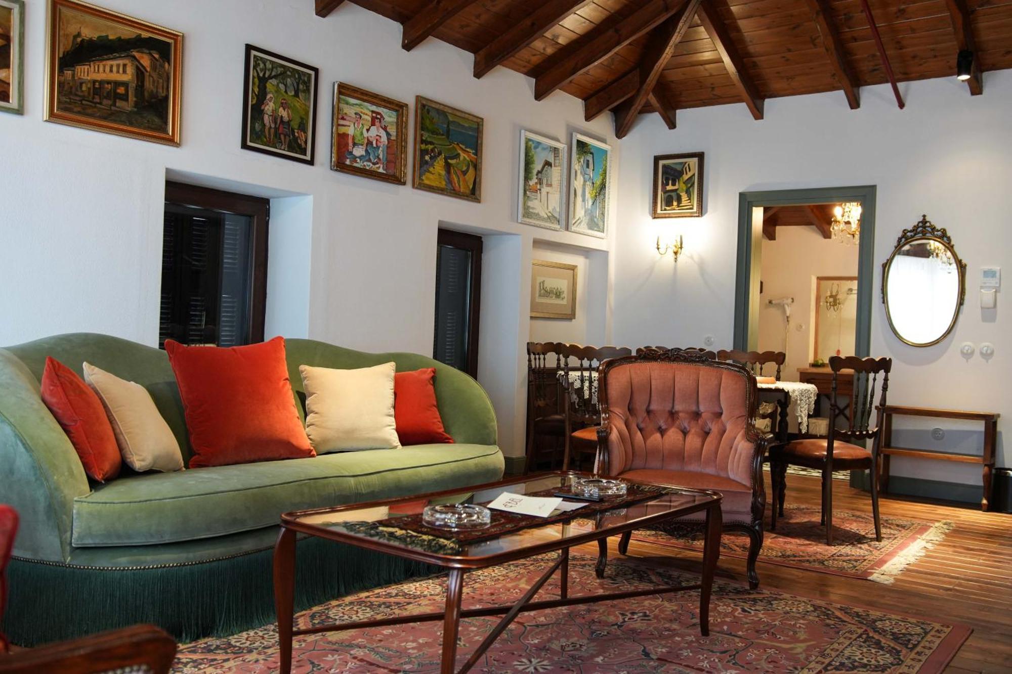Vila Ebel Hotel Pool & Spa Korce Bagian luar foto